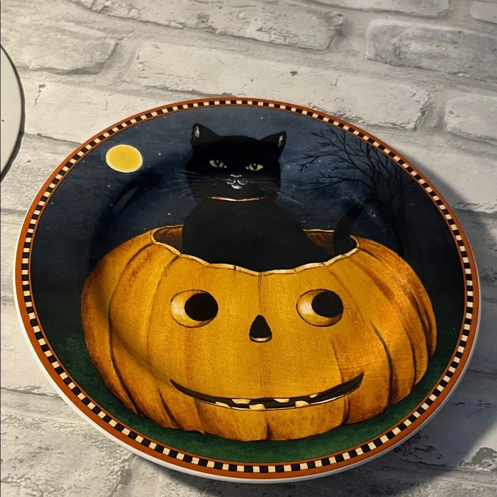 David Carter Brown pumpkin Hollow set of 2 Pumpkin Plates Halloween black cat